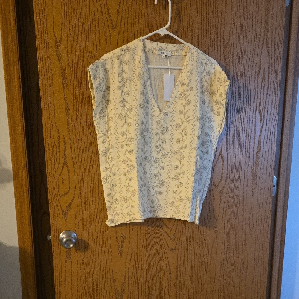 Fun 2 Fun Cream and Gray Floral V-Neck Blouse